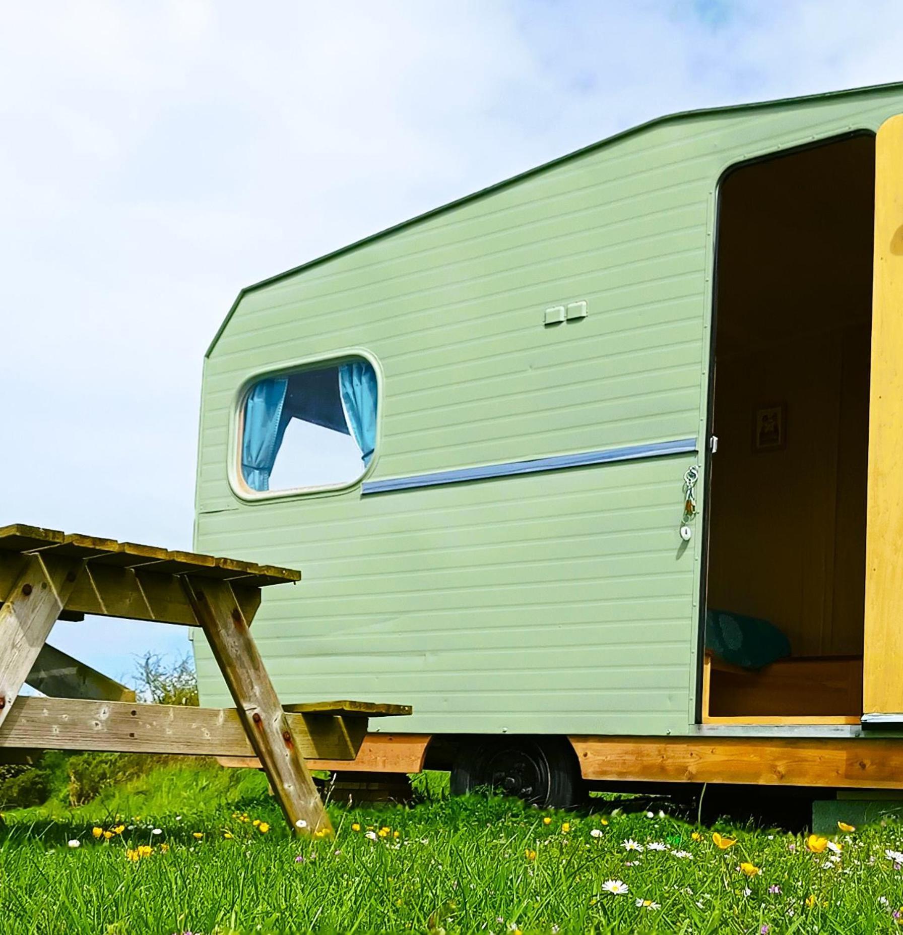Camping Les Ronds Duval Face Aux Iles Anglo-Normandes Les Moitiers-d'Allonne 외부 사진